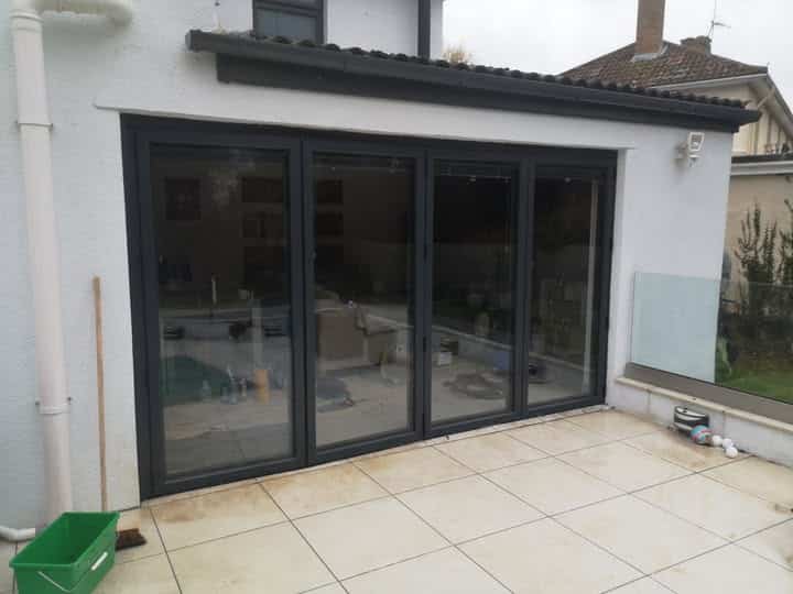 Recently, we were called to a property in Gloucester, where an aluminium door was in need of a full overhaul and service.