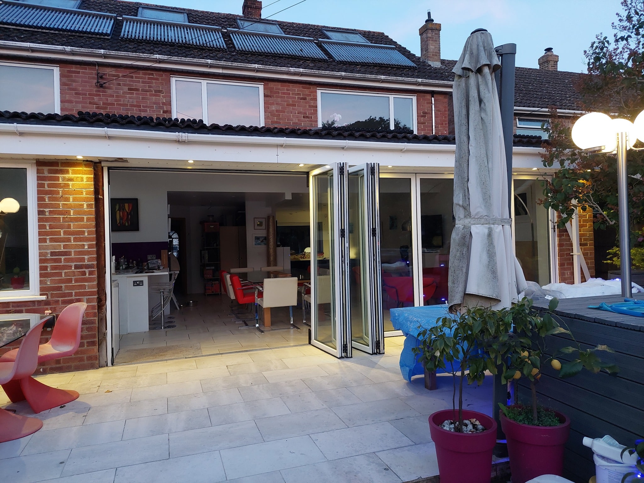 Recently, we worked on a large 8-panel bi-folding door in Oxford that required significant attention. The result? A fully operational door and a very satisfied customer who can once again enjoy seamless access to their outdoor space.