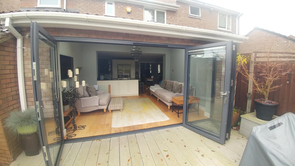 Recently, we had the pleasure of helping a customer in Bristol by replacing the hinges on their 4-panel Origin bi-fold door, ensuring it was back to optimal condition in no time.