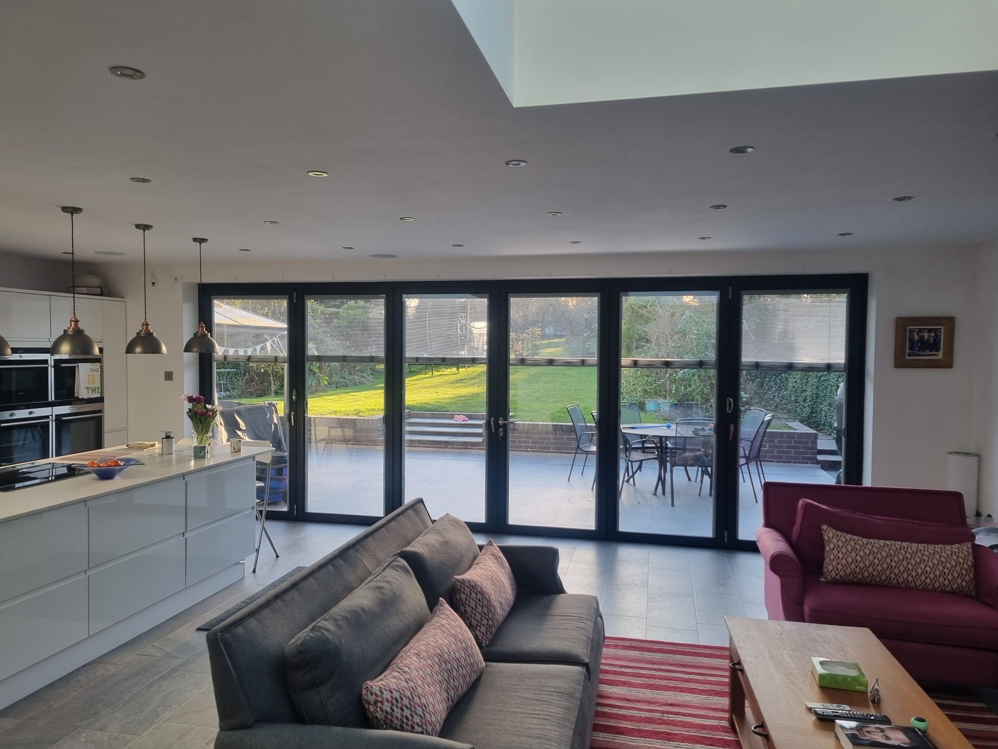 Recently, we worked on an Origin 6-panel bi-fold door in Stratford-upon-Avon, addressing the customer’s concerns with a complete overhaul and service.