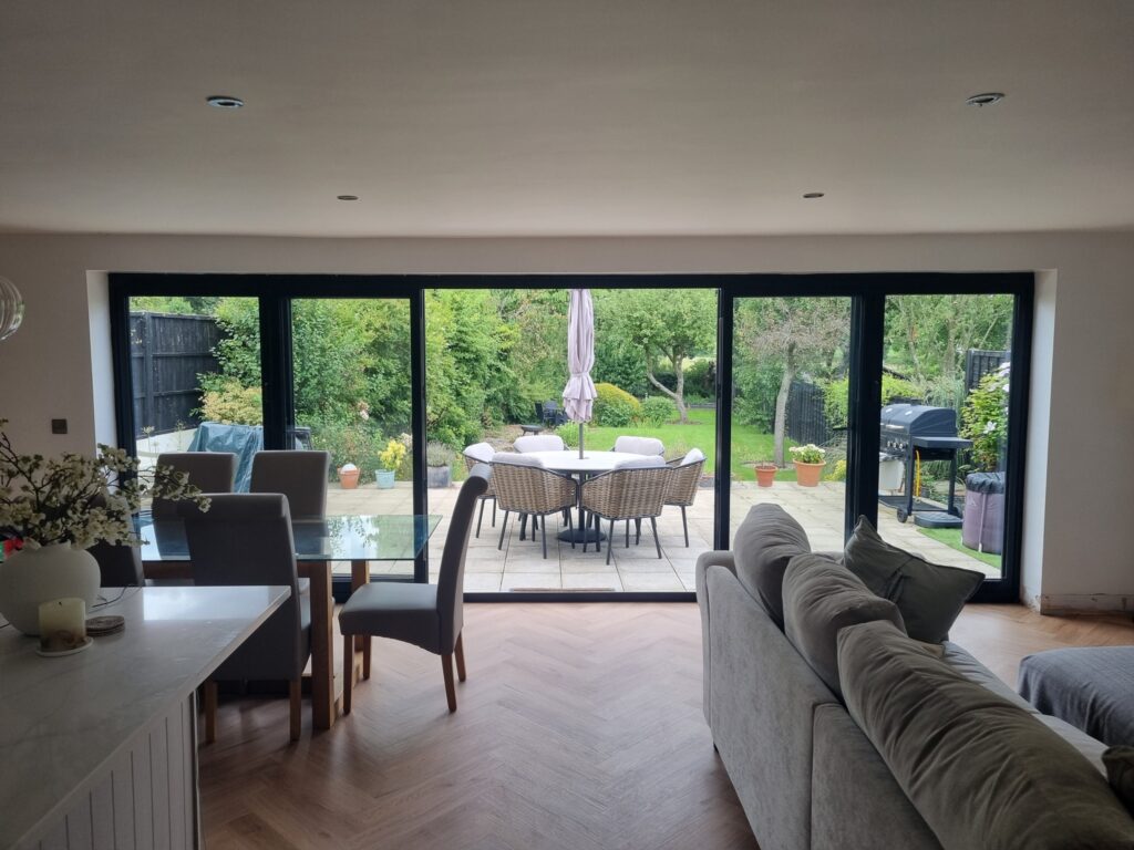 Recently, we worked on a 6-panel Cortizo bi-fold door for a customer in Coventry whose door had dropped over time, causing misalignment and operational issues.