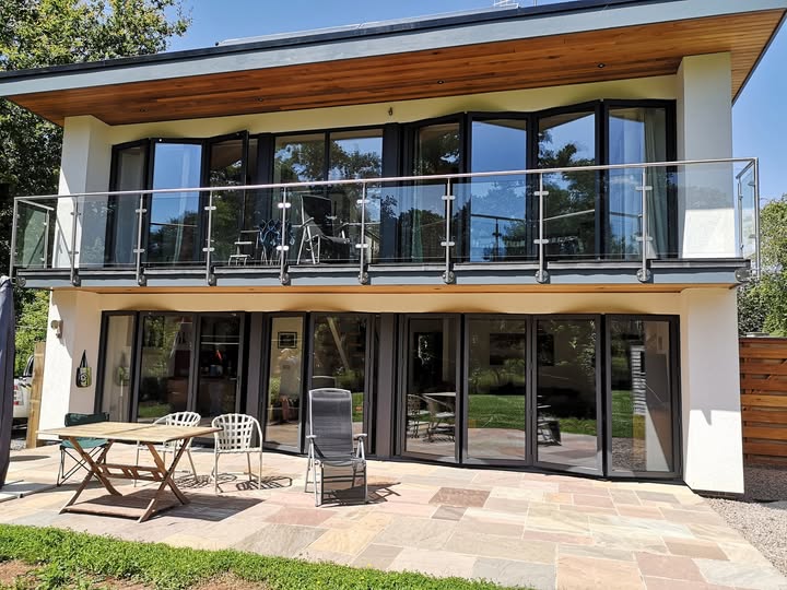 Recently, we completed another successful project in the Midlands, restoring five sets of Smarts aluminium bi-folding doors to full working order.